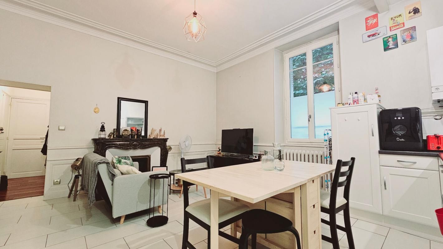 BOURGES BOURGES CENTRE APPARTEMENT 50M² 3 PIECES PARKING 2
