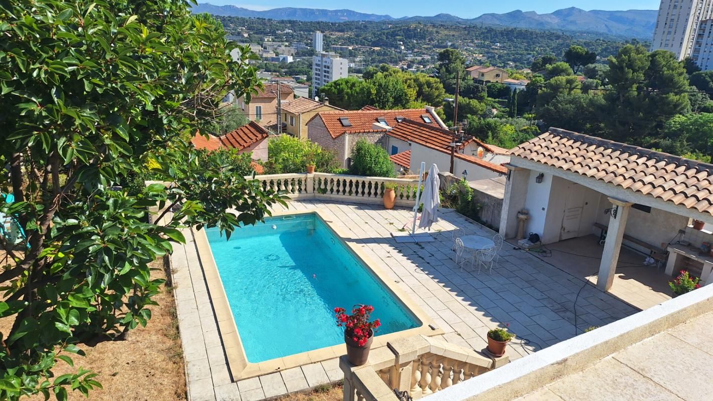 Villa de type 5  limitrophe parc des calanques!
