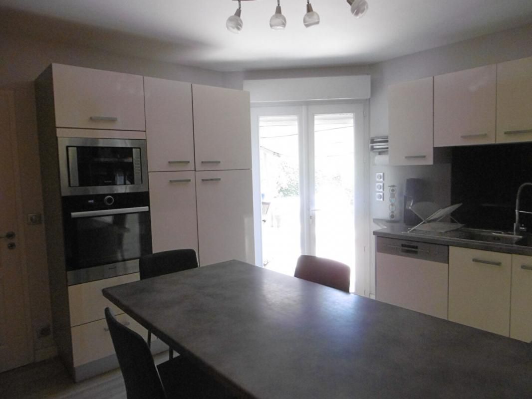 SAINT-SELVE Maison 8 pièces 177 m2 avec T2 indépendant 3