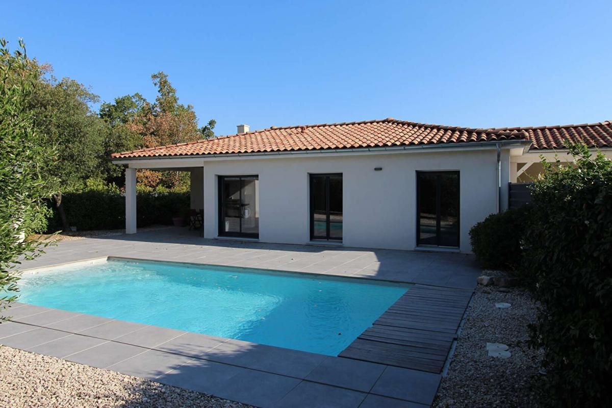 MEJANNES-LE-CLAP Double villa avec piscine sur 1.000m² 1