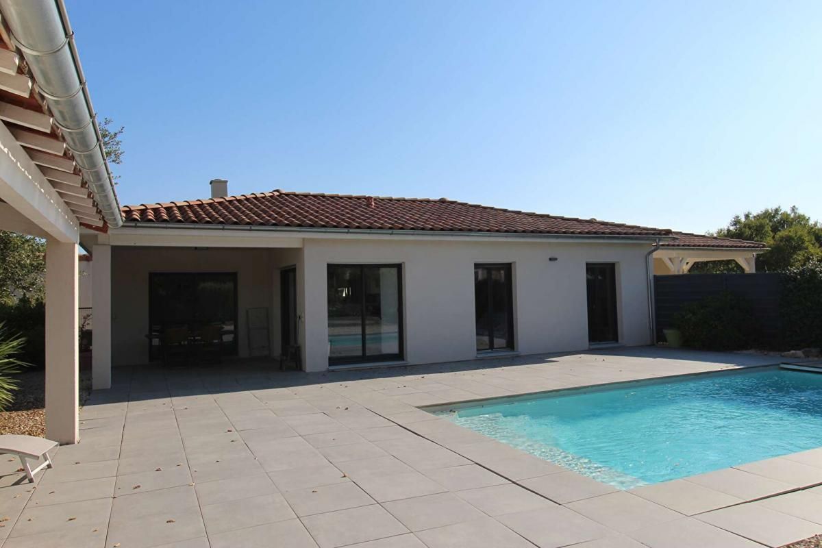 MEJANNES-LE-CLAP Double villa avec piscine sur 1.000m² 2