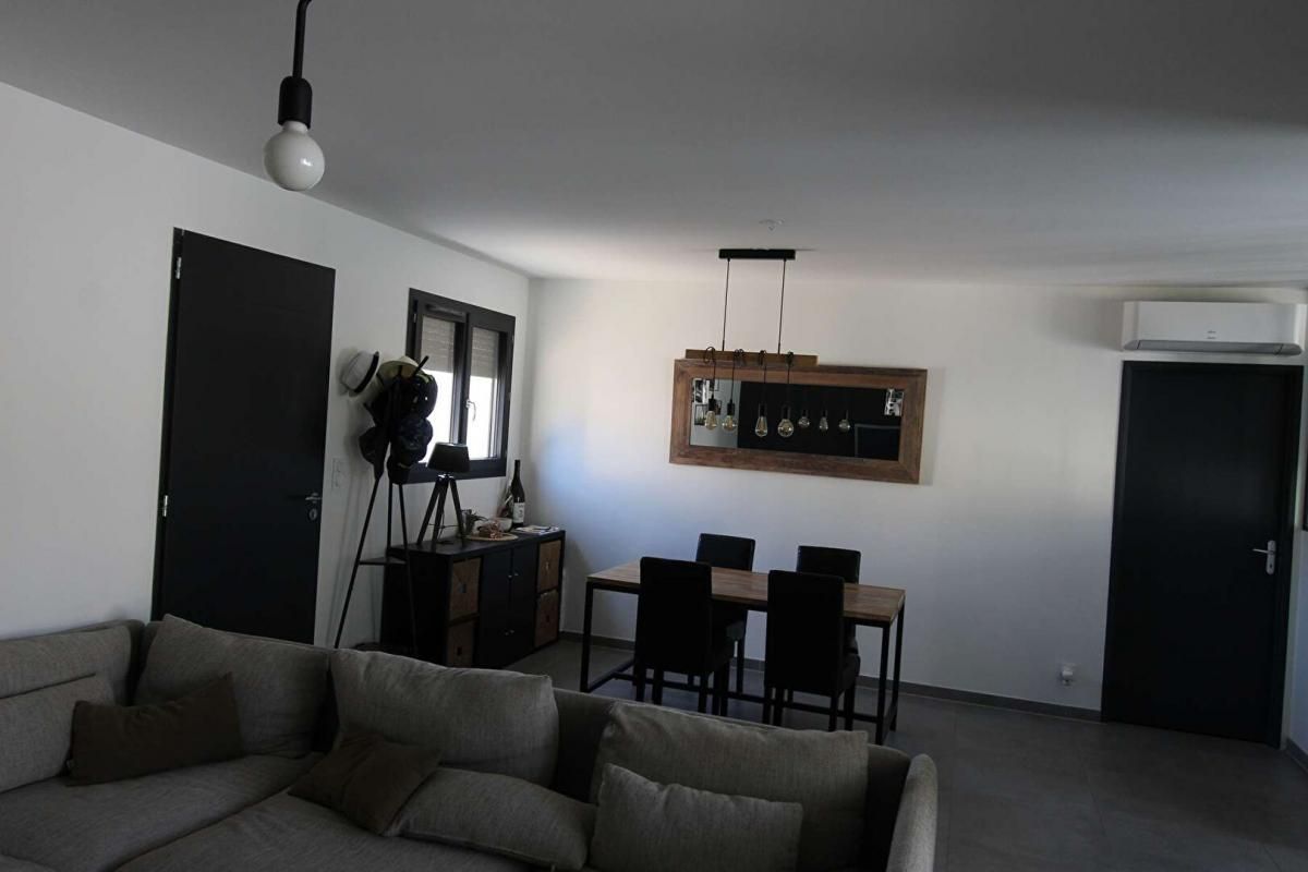 MEJANNES-LE-CLAP Double villa avec piscine sur 1.000m² 3