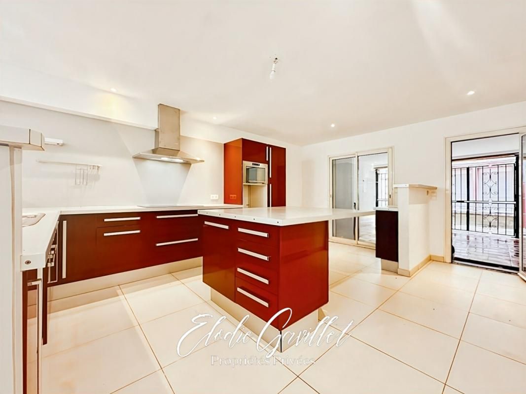 VILLEFRANCHE-DE-LAURAGAIS Maison atypique Villefranche De Lauragais 5 pièce(s) 159 m2 3