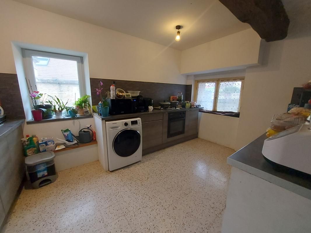 CHESLEY MAISON F4 AVEC GRANGE - CHESLEY 10210 2