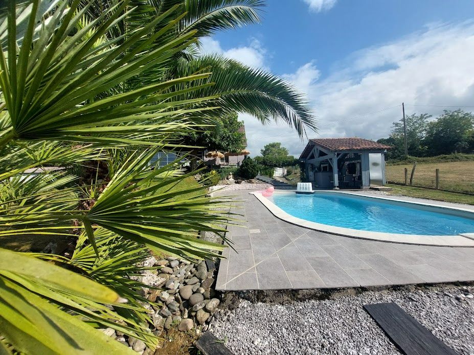 SALIES-DE-BEARN Maison Salies De Bearn 5 pièce(s) 115 m2 2