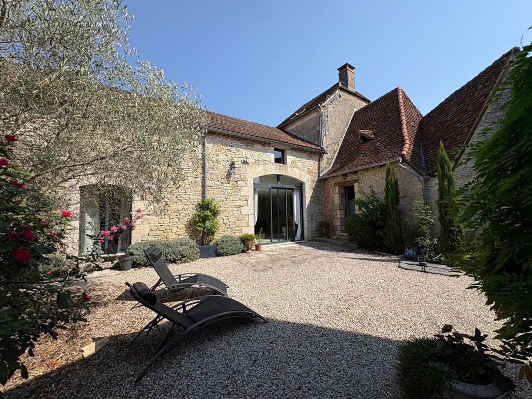 GABILLOU Maison de village en pierre - Charme et Authenticité 1