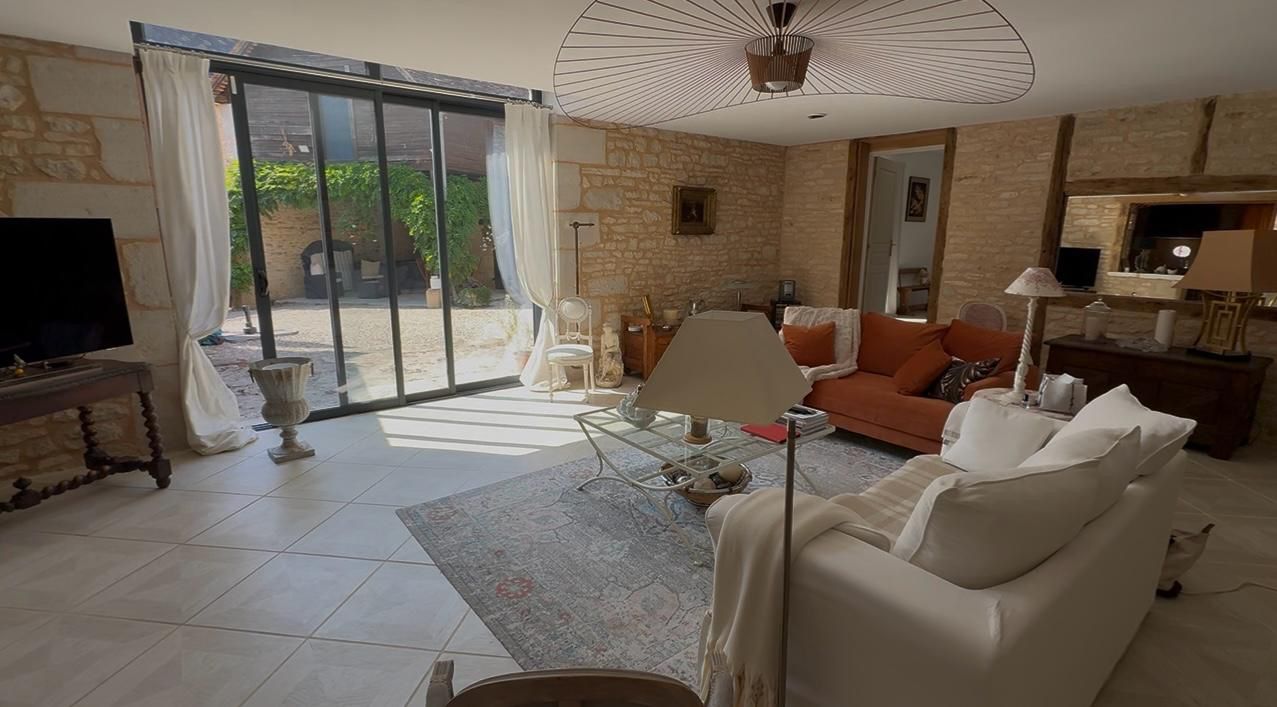 GABILLOU Maison de village en pierre - Charme et Authenticité 4