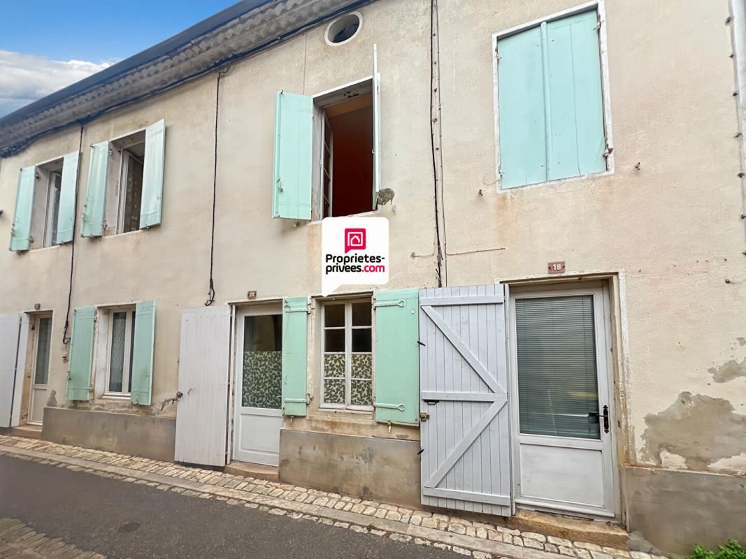 SAINT-MACAIRE Immeuble composé de 3 appartements 2
