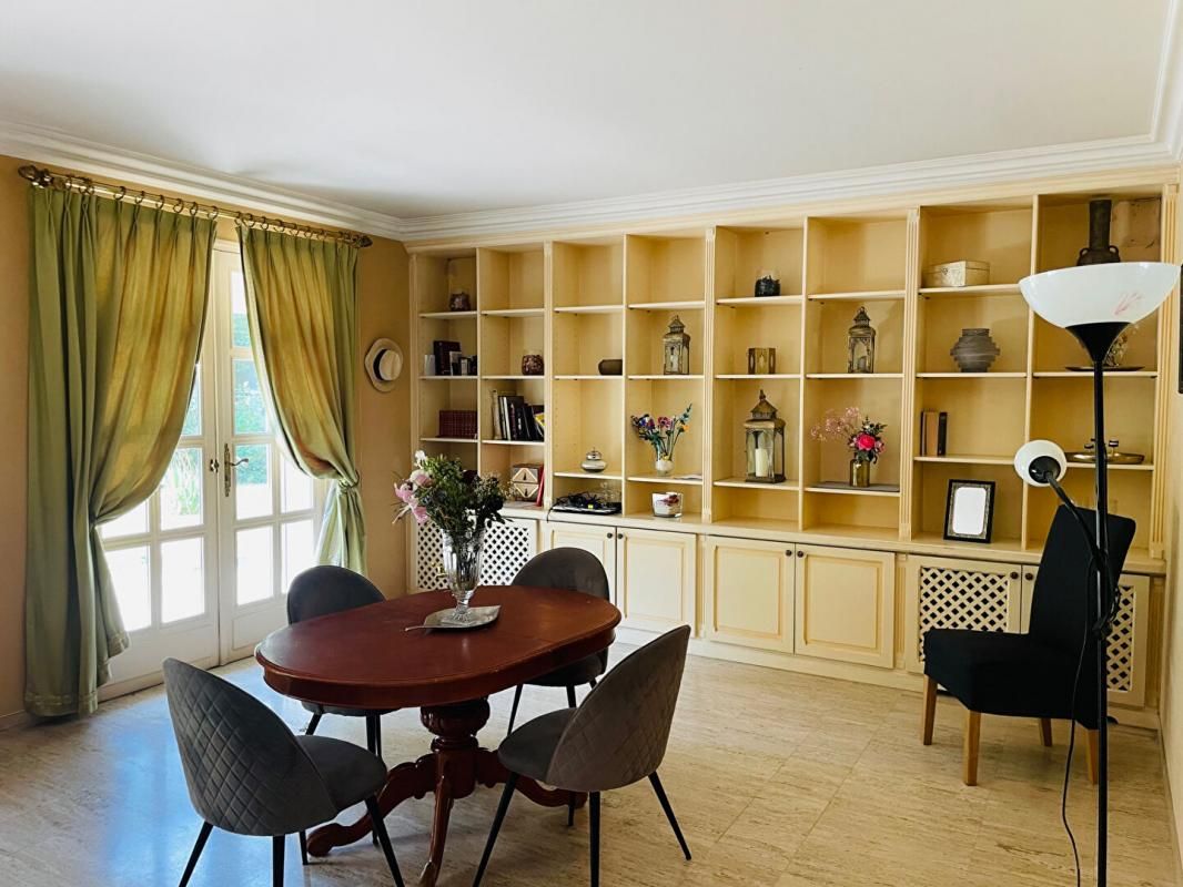 VERNOUILLET Maison Vernouillet 5 chambres 190 m2, 2000m2 terrain, piscine dans secteur recherché 2
