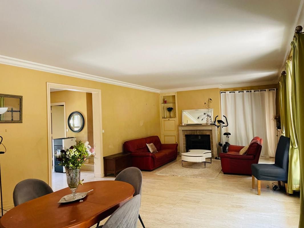 VERNOUILLET Maison Vernouillet 5 chambres 190 m2, 2000m2 terrain, piscine dans secteur recherché 3
