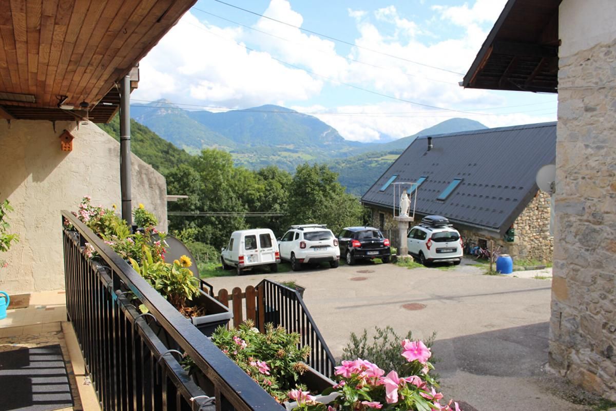 SAINT-JEAN-D'ARVEY Maison SAINT-JEAN-D'ARVEY de 85 m2 - 3 chambres 2
