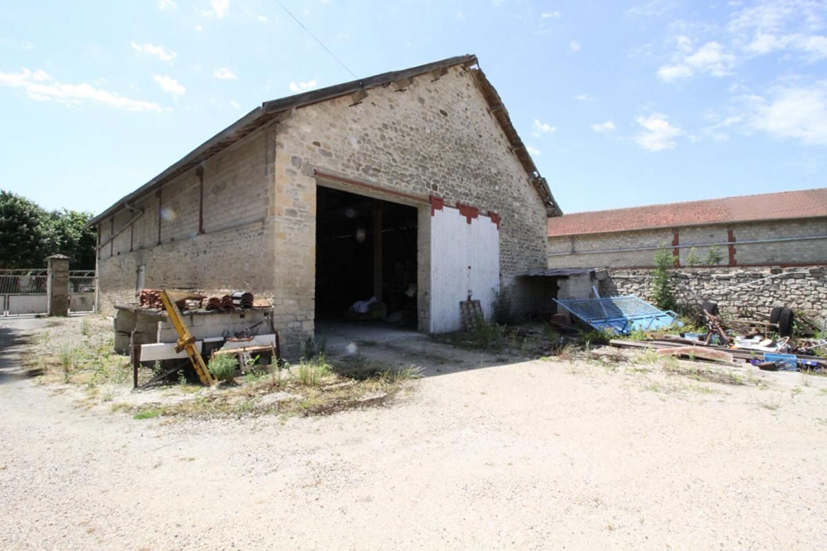 AUMENANCOURT 51110 Auménancourt grange 1 pièce 250 m2 3