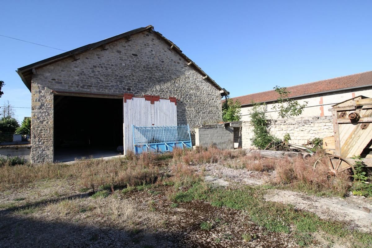 AUMENANCOURT 51110 Auménancourt grange 1 pièce 250 m2 4