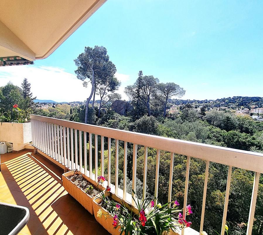 TOULON Appartement 4 pièce(s) 83 m2 avec vue 2
