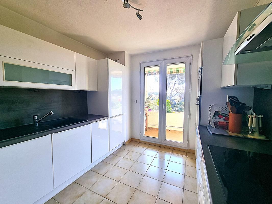 TOULON Appartement 4 pièce(s) 83 m2 avec vue 4