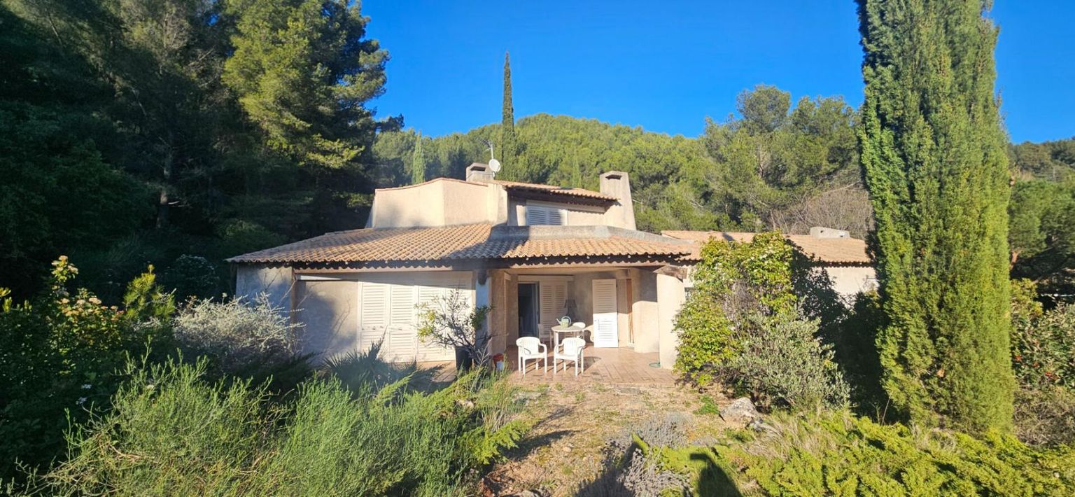 LE REVEST-LES-EAUX VILLA D' ARCHITECTE LE REVEST LES EAUX 1