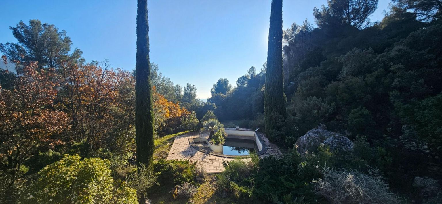 LE REVEST-LES-EAUX VILLA D' ARCHITECTE LE REVEST LES EAUX 2