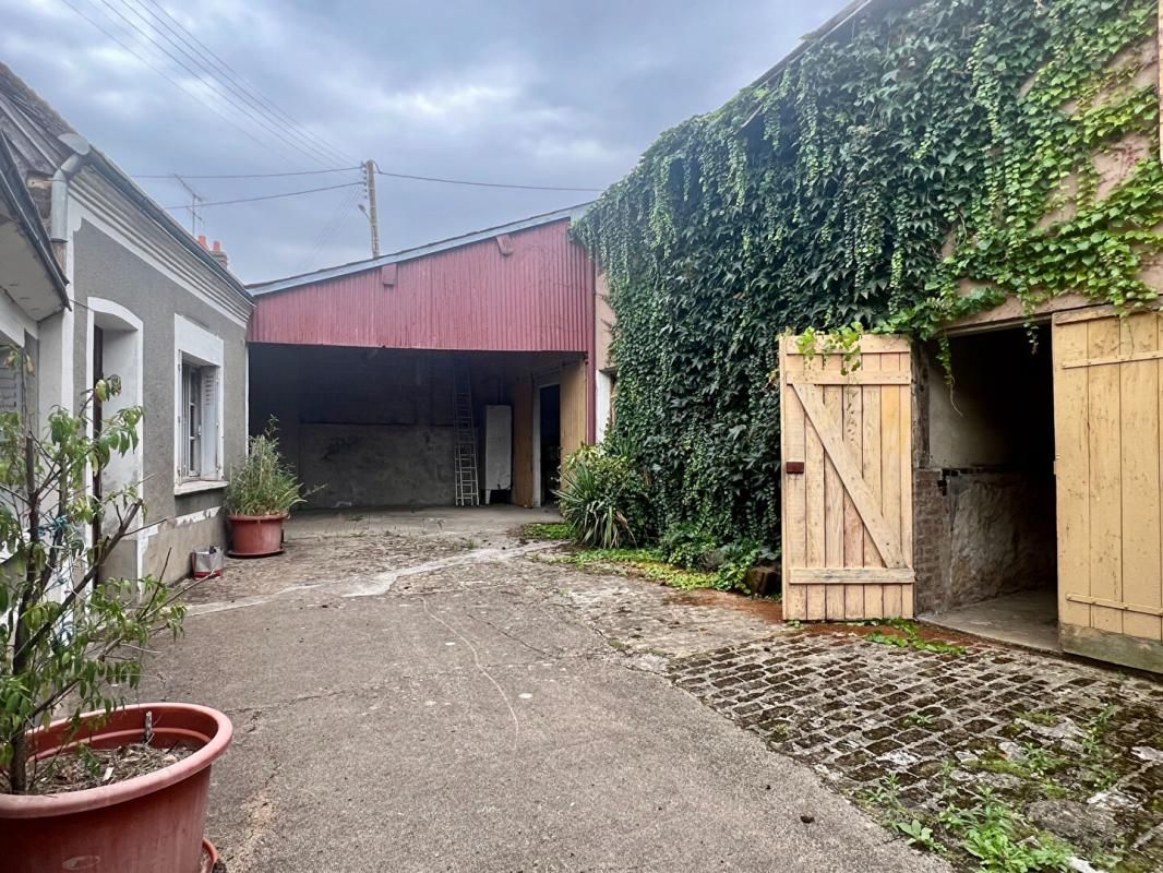 MONDOUBLEAU Maison + Dépendances 200m2 20 mn Vendôme 3
