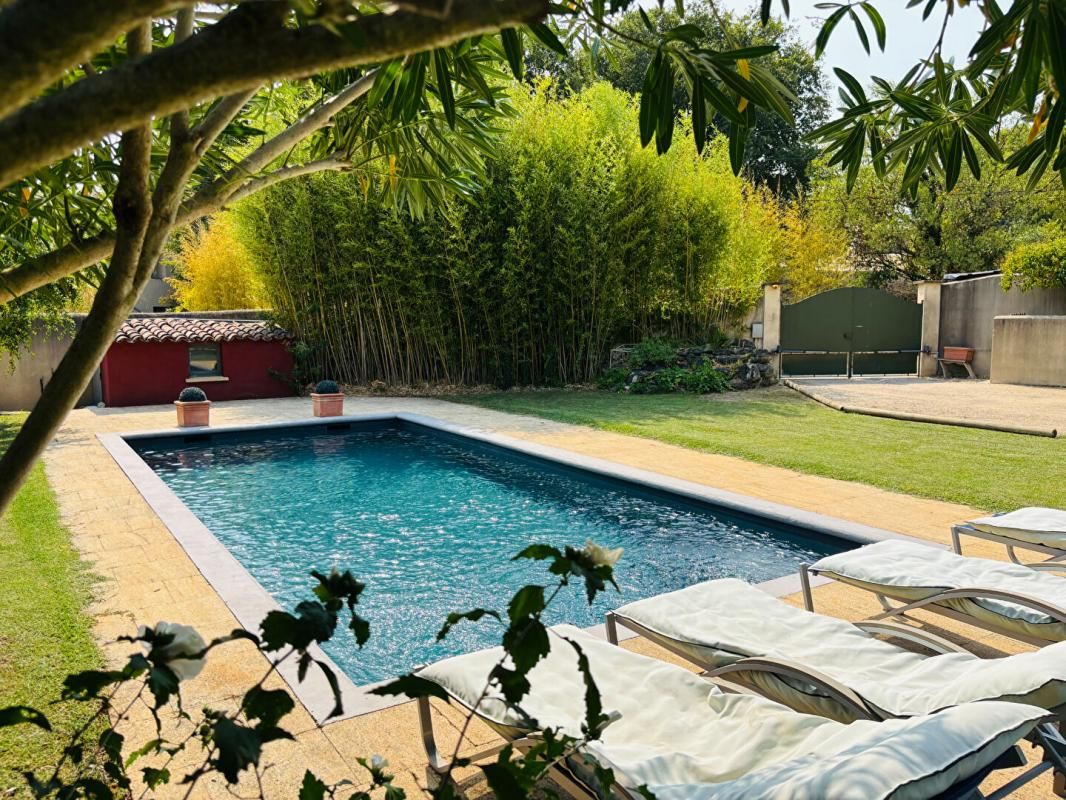 UZES Exclusivité , Maison de charme avec piscine 2