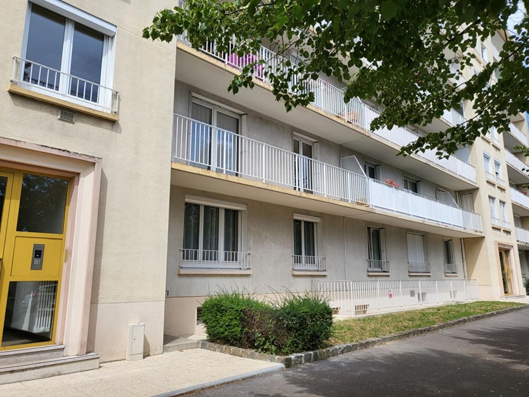 REIMS Appartement Reims de 119 m2 avec balcon 1