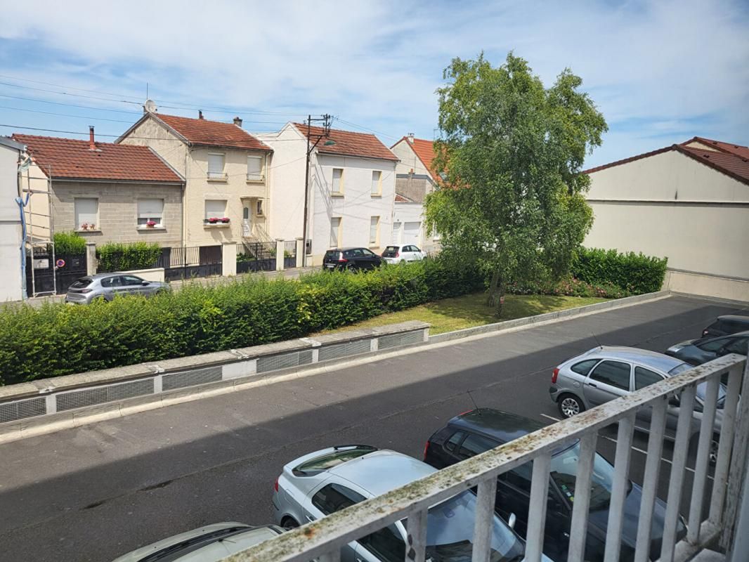 REIMS Appartement Reims de 119 m2 avec balcon 2