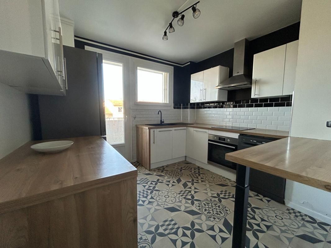 REIMS Appartement Reims de 119 m2 avec balcon 3