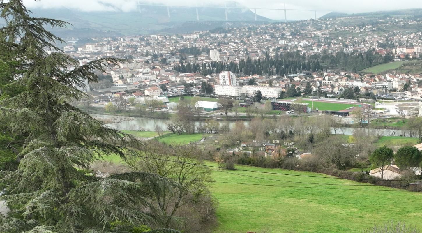 MILLAU Villa Millau 4 pièces 80m2 sur 2238m2 2