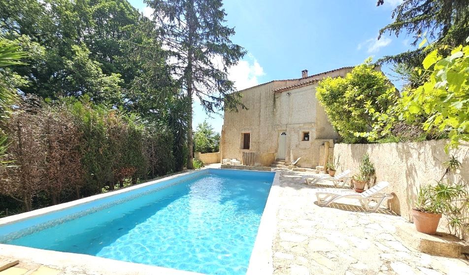 VENCE Propriété vue mer Vence comprenant 3 appartements piscine 1