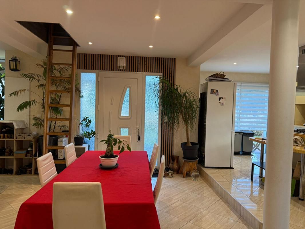 COULOUNIEIX-CHAMIERS Maison provençale plein pied 3