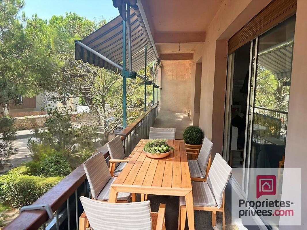 SALON-DE-PROVENCE Appartement 4 pièces 81 m2 avec balcons et parking 1