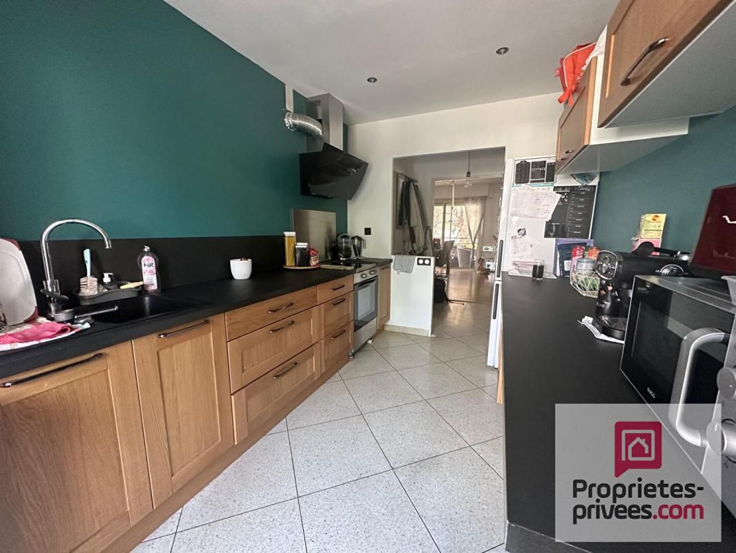 SALON-DE-PROVENCE Appartement 4 pièces 81 m2 avec balcons et parking 3