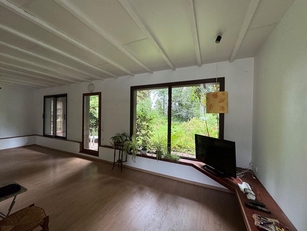 YVETOT Maison en ossature bois - volumes généreux, jardin d'hiver et potentiel unique à Yvetot 3