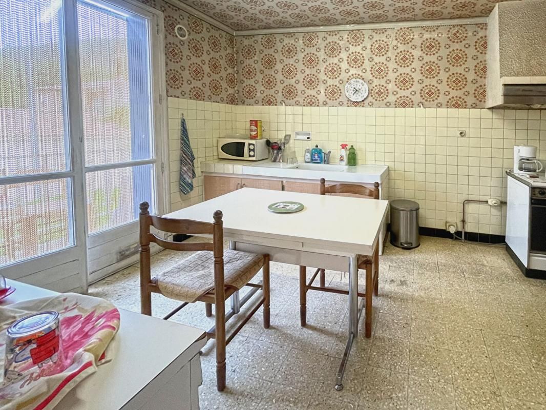 DIGNE-LES-BAINS Maison Digne Les Bains 8 pièces 4 chambre 102 m2 + cave et garage 3
