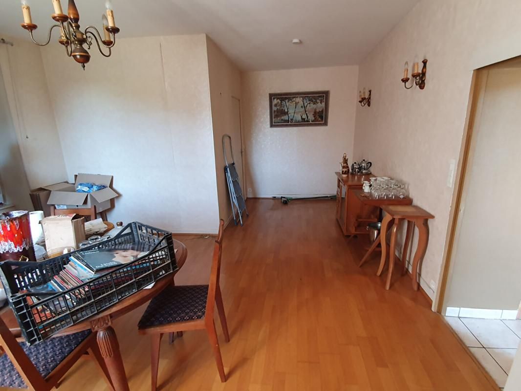 CHATEAUROUX Maison de ville de plein pied + jardin et dépendances 4