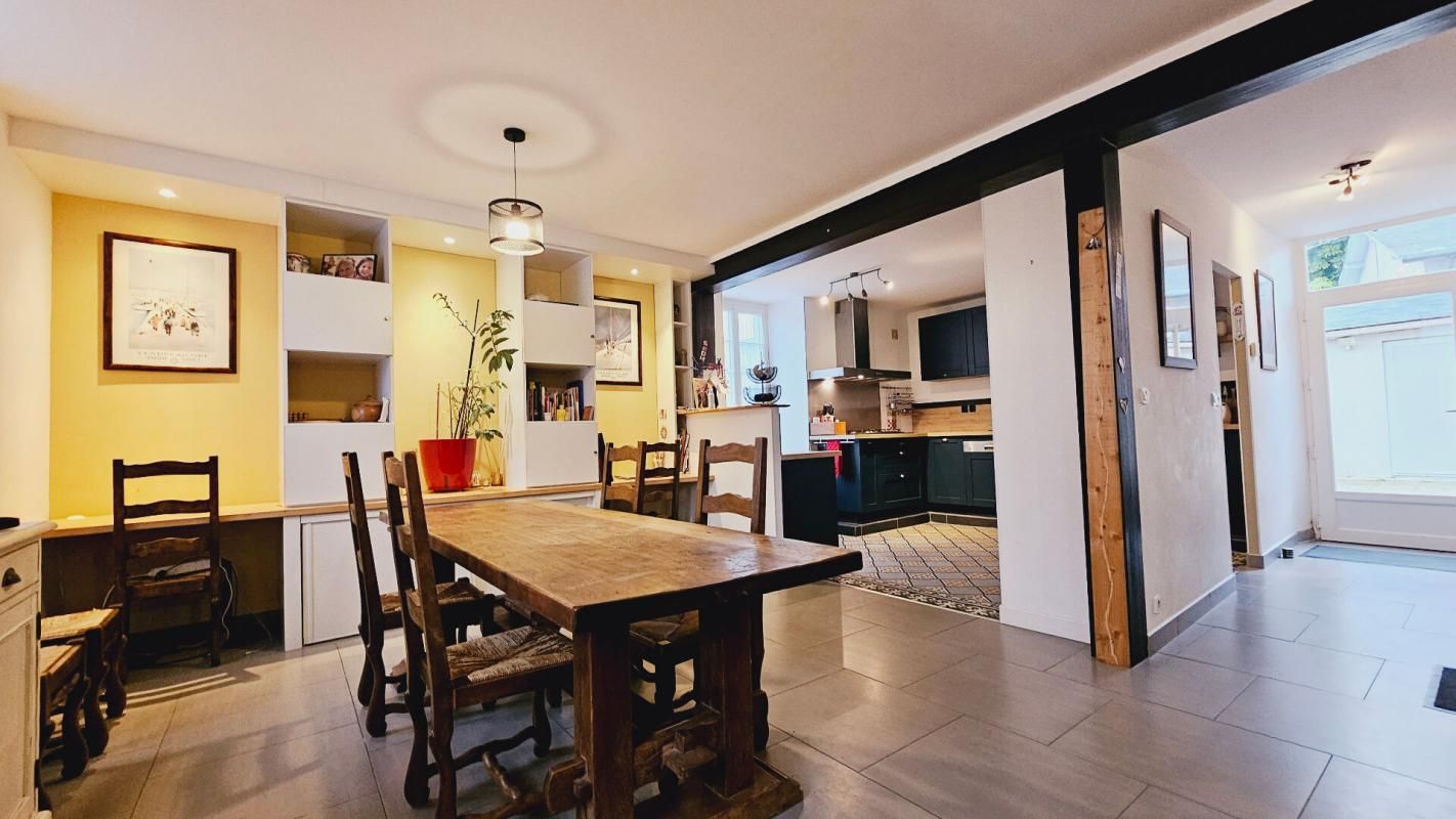 BOURGES BOURGES MAISON 163M² 5 PIECES 4 CHAMBRES 4