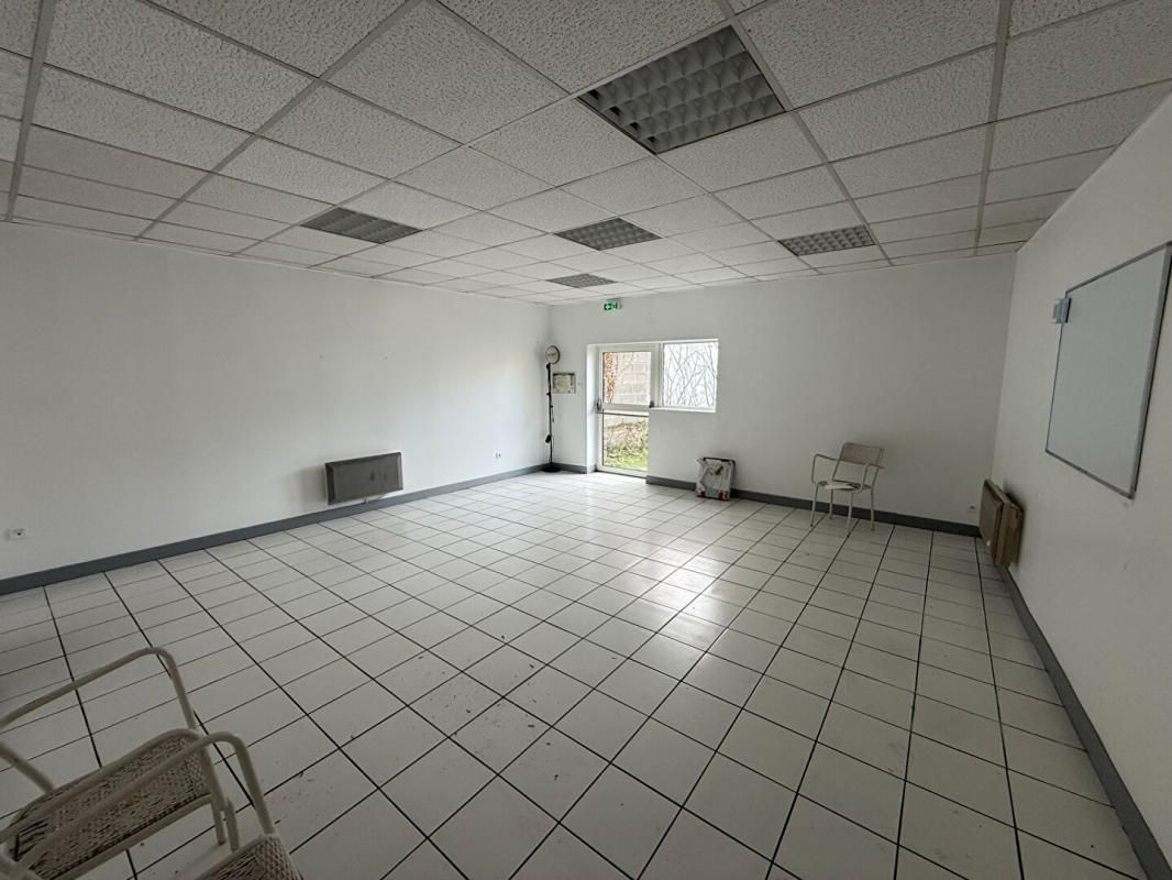 MOULINS 03000 MOULINS - LOCATION BUREAUX  120 m² 2