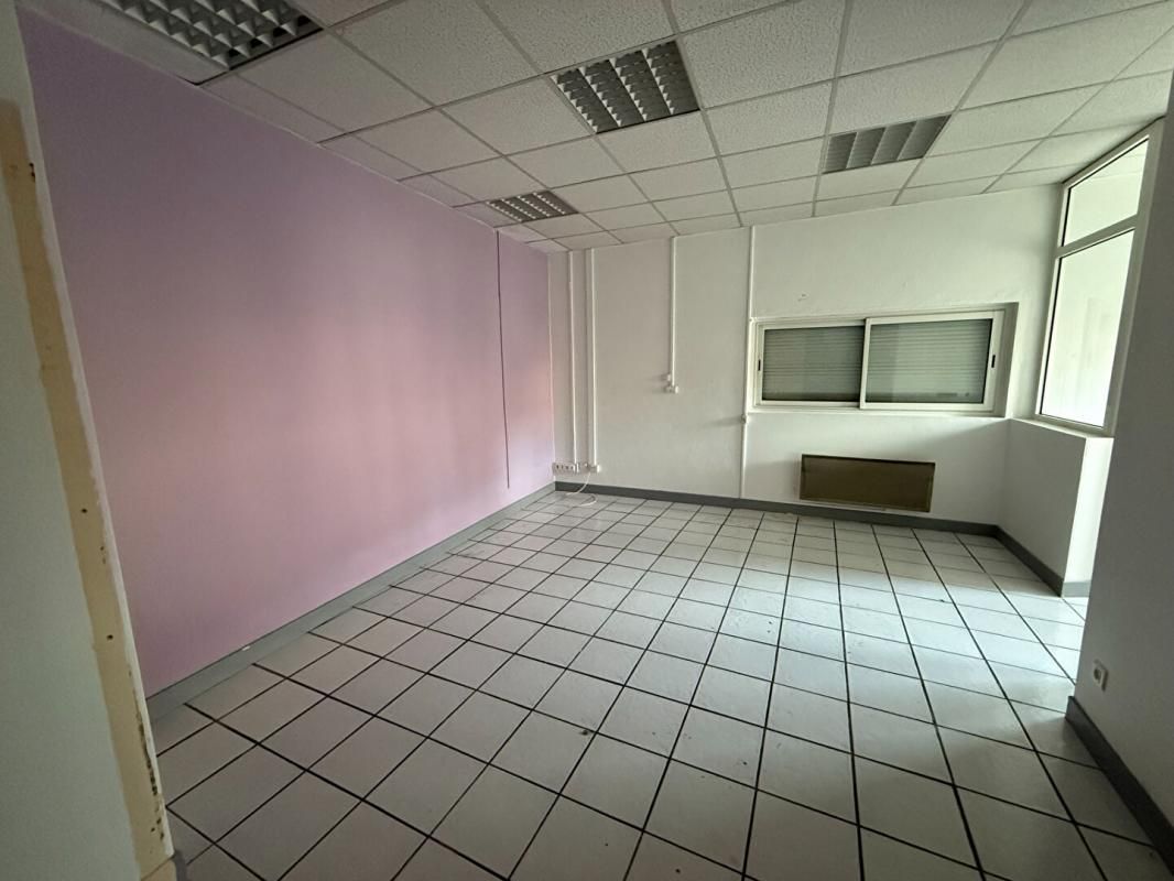 MOULINS 03000 MOULINS - LOCATION BUREAUX  120 m² 4