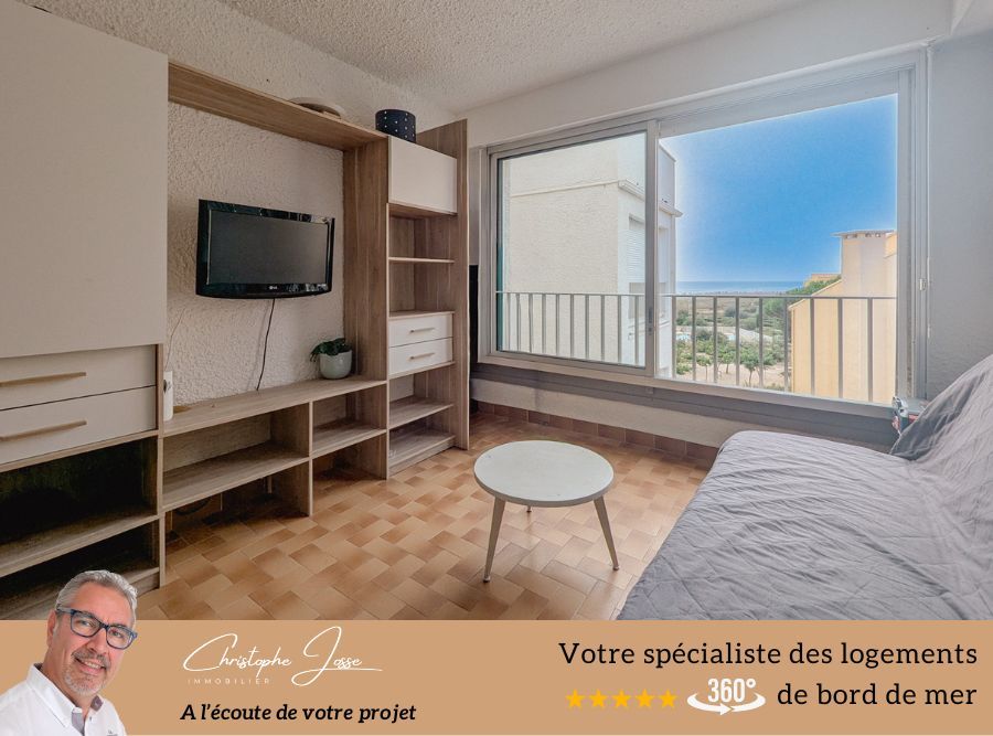 Studio avec loggia fermée, vue mer et parking privé