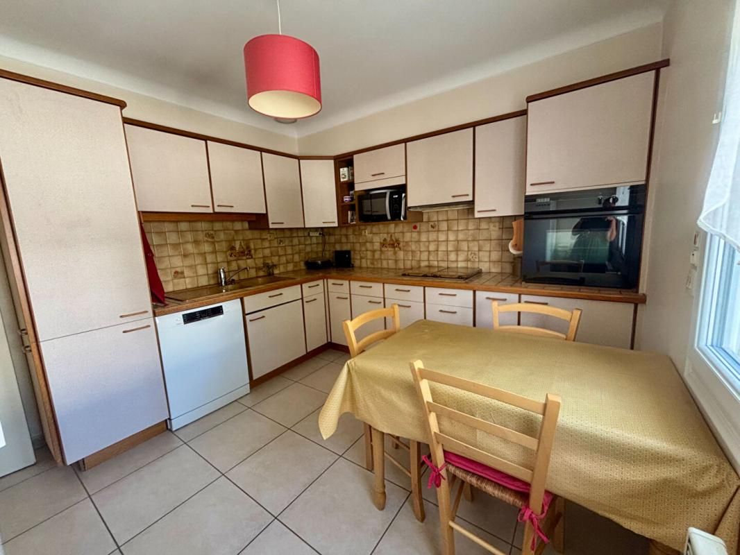 SAINT-NAZAIRE Maison Saint Nazaire 4 pièce(s) 86.11 m2 MEDIATEQUE 4
