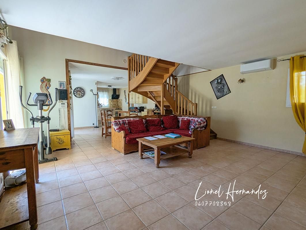 ALES Villa 5 pièces de plain-pied - 132m² - Piscine - Garage - Panneaux solaires - Terrain de 1203m² 3