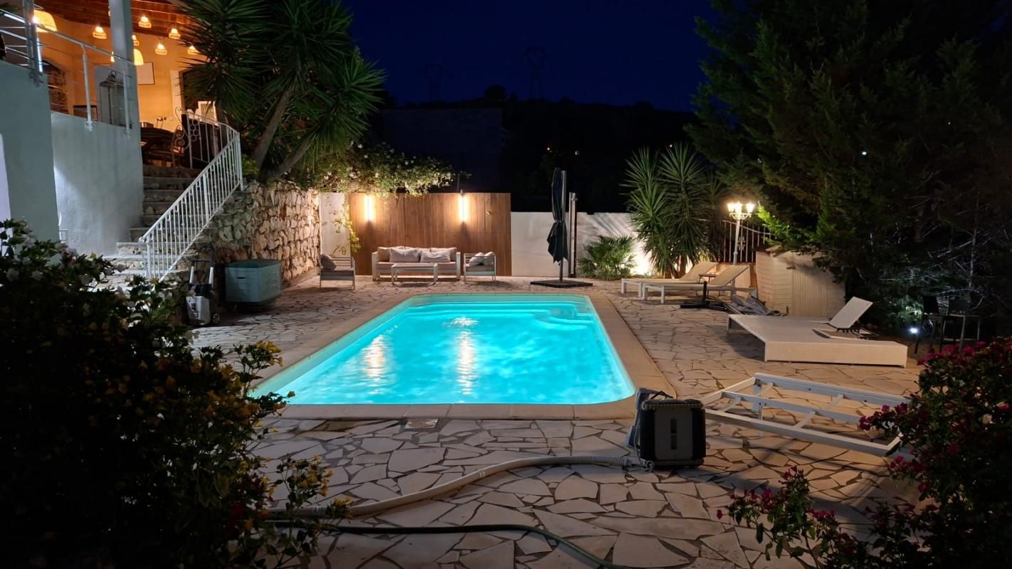SEPTEMES-LES-VALLONS Belle Villa vue mer  de 159 m2 sur terrain de 714 m2 4