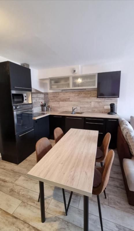 LAMANON Appartement Meublé avec jardinet 3