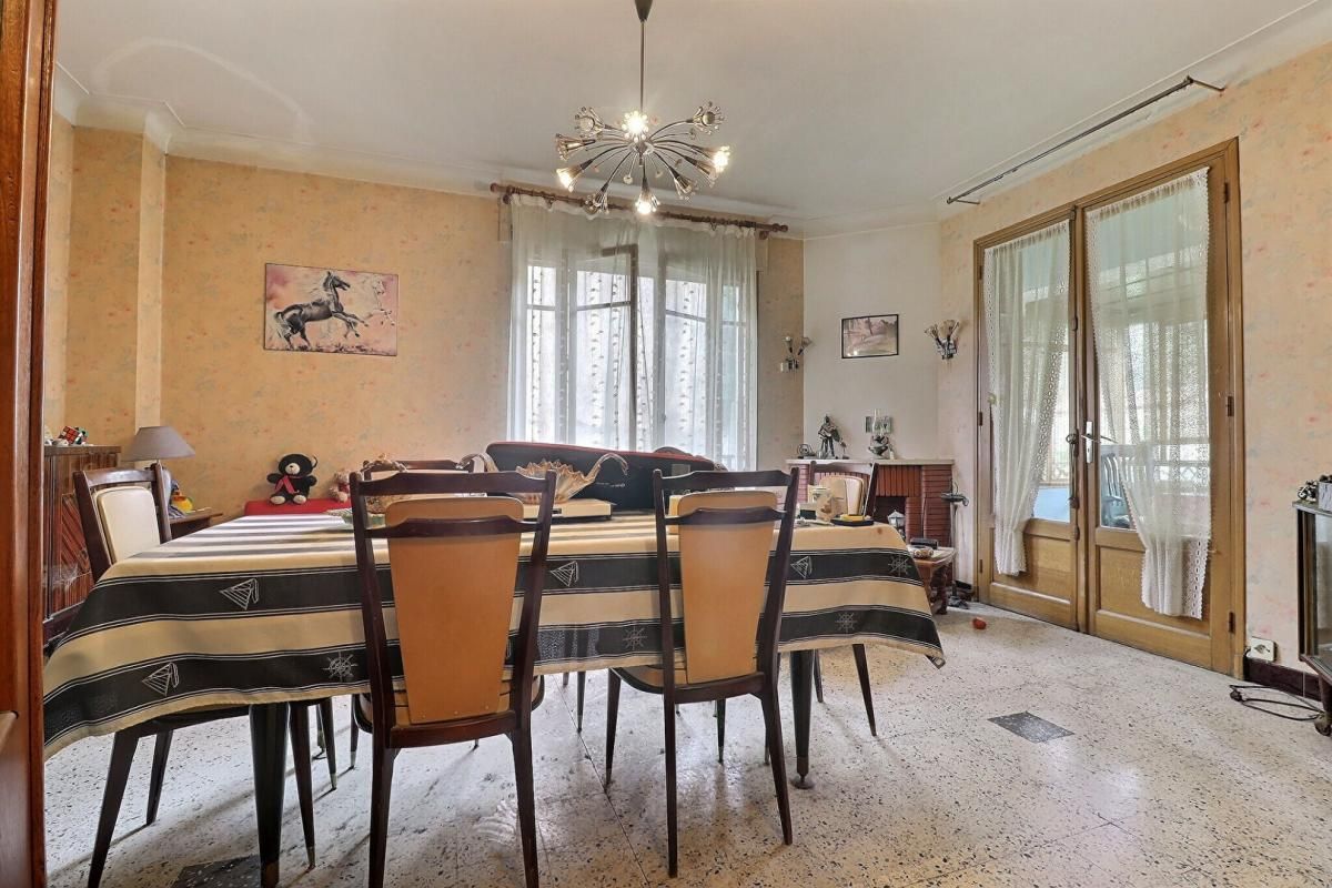 VALS-LES-BAINS Maison à fort potentiel à Vals-les-Bains ? 77 m² + grand garage 80 m² 3