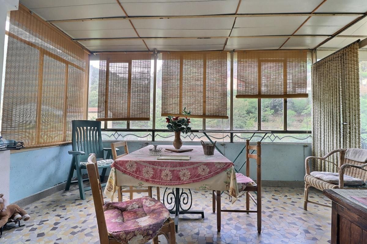 VALS-LES-BAINS Maison à fort potentiel à Vals-les-Bains ? 77 m² + grand garage 80 m² 4