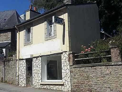 LE FAOUET Exclusivité - Le Faouët-  Maison de ville  de  45 m2  une chambre ou local commercial - Prix :70.000 2