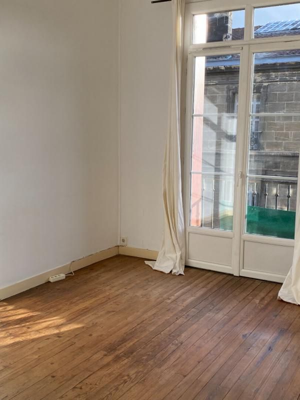 BORDEAUX Appartement Bordeaux 2 pièce(s) 48.27 m2 + jardin 48 m2 3