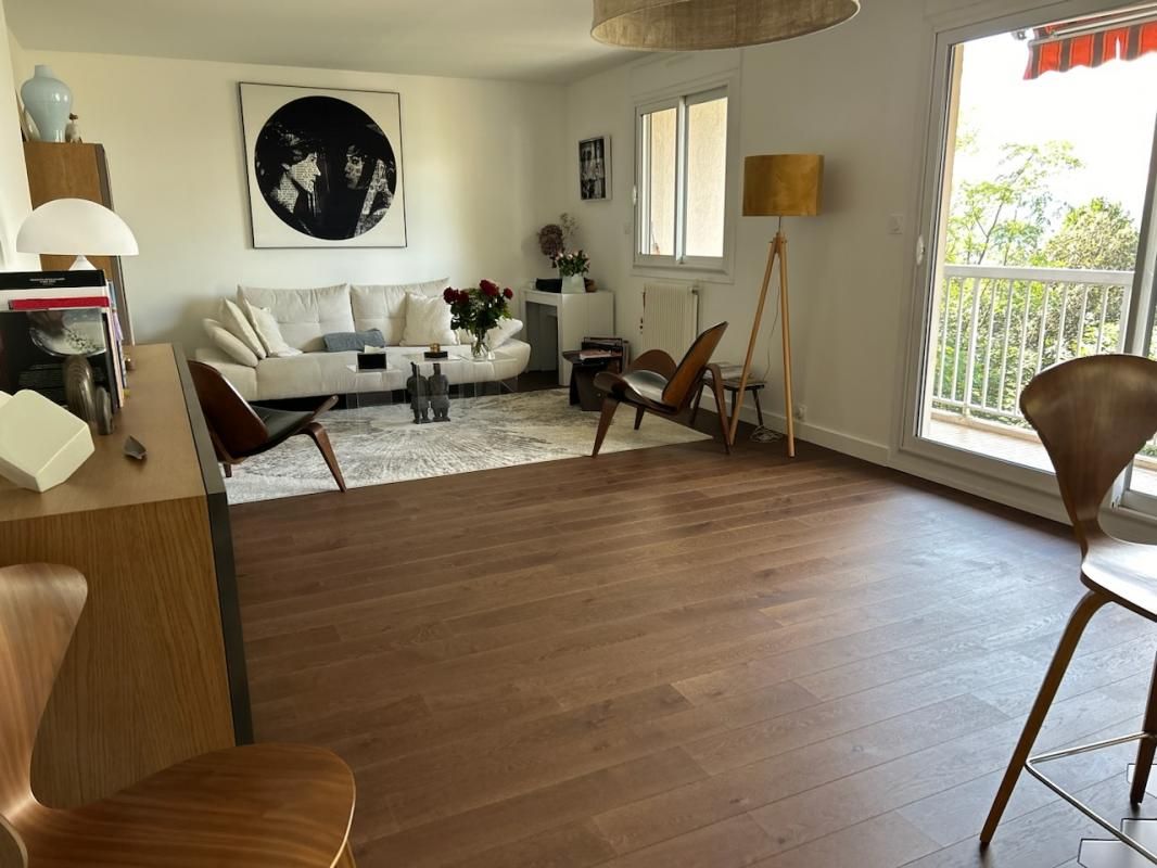 LYON-5E-ARRONDISSEMENT A VENDRE Exceptionnel en Exclusivité, grand Appartement T4 - T5  à Tassin La Demi Lune  limite Point du jour 3