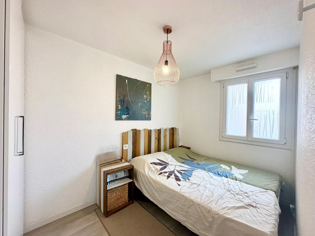 SANARY-SUR-MER Appartement T2 en rez de jardin - SANARY SUR MER - Parking privatif 4