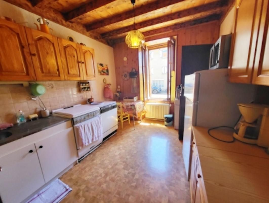 LANDOS Immeuble Landos 12 pièce(s) 205.01 m2 2