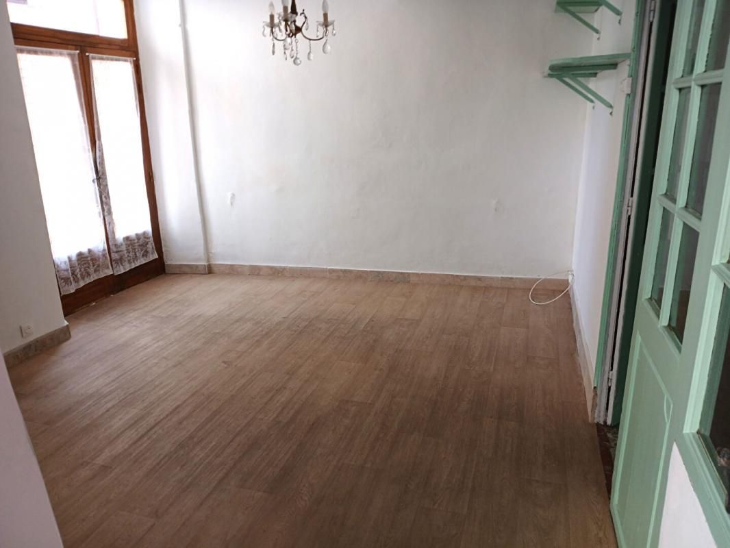 MONTFORT-SUR-ARGENS Maison de village T5 à rénover de108.80 m2 - MONTFORT SUR ARGENS 2